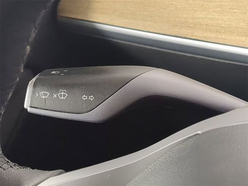 Used 2021 Tesla Model Y Long Range image 29