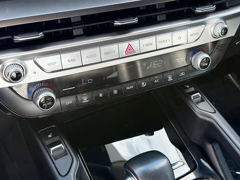 Used 2024 Kia Telluride S w/ S Sunroof Package FWD image 32