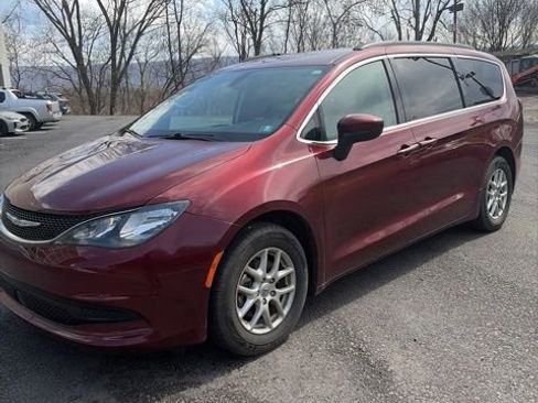 Used 2021 Chrysler Voyager Lxi image 5