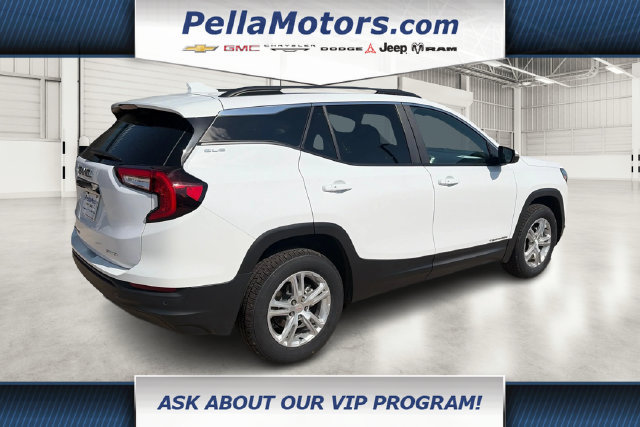 Used 2023 GMC Terrain SLE w/ Driver Convenience Package AWD/4WD image 3