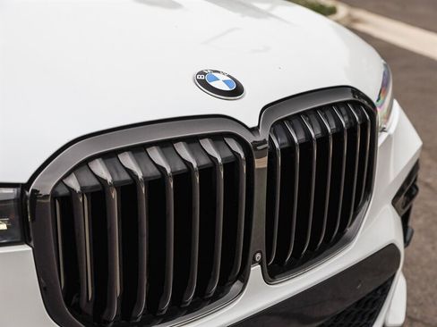 Used 2021 BMW X7 M50i AWD/4WD image 13