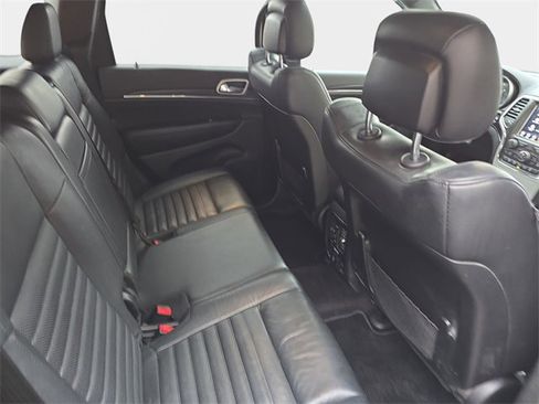 Used 2018 Jeep Grand Cherokee Limited image 13