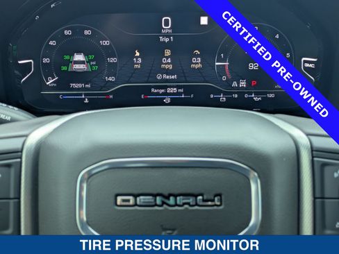 Used 2022 GMC Yukon XL Denali AWD/4WD image 30