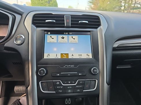 Used 2019 Ford Fusion SEL FWD image 16