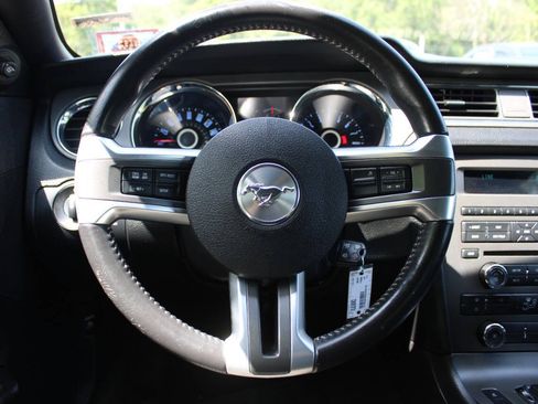 Used 2014 Ford Mustang Convertible RWD image 33