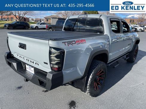 Used 2019 Toyota Tacoma TRD Off-Road image 28
