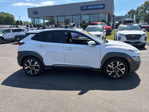 Used 2023 Hyundai Kona Limited AWD/4WD image 2