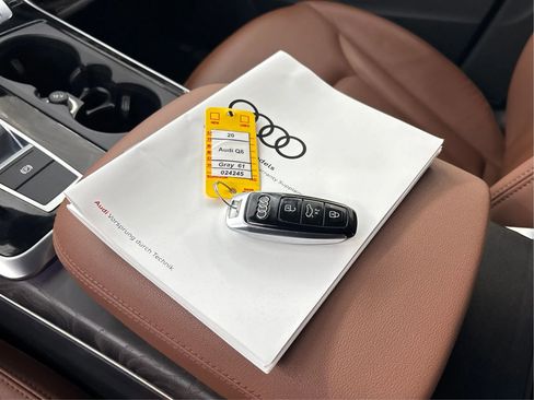 Used 2020 Audi Q8 Premium w/ Convenience Package image 40