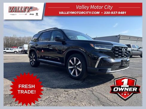 Used 2025 Honda Pilot Elite image 1