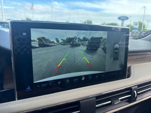 Used 2025 Lincoln Corsair Reserve w/ Equipment Group 202A AWD/4WD image 48