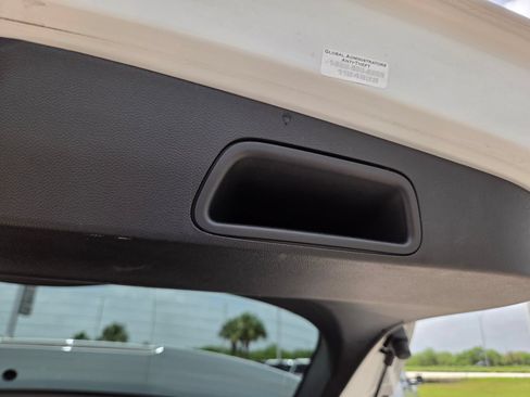 Used 2024 Buick Encore GX Sport Touring FWD image 27