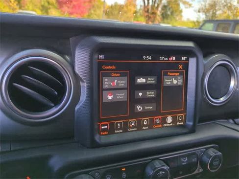 Used 2019 Jeep Wrangler Unlimited Sahara image 28