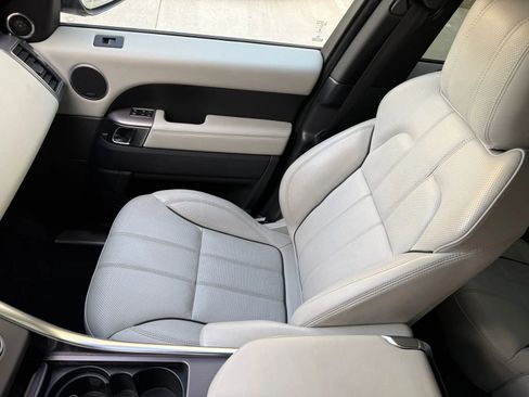 Used 2016 Land Rover Range Rover Sport HSE image 16