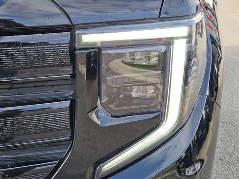 Used 2022 GMC Sierra 1500 Elevation w/ X31 Off-Road Package image 10