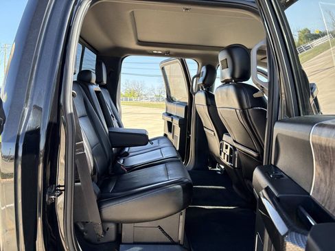 Used 2018 Ford F250 Lariat w/ Lariat Ultimate Package AWD/4WD image 14