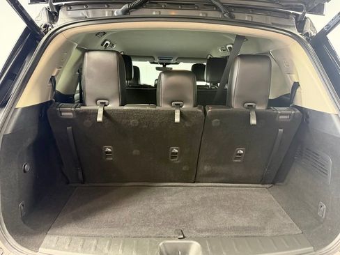 Used 2023 Nissan Pathfinder SL FWD image 27