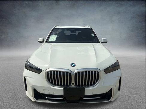 Used 2024 BMW X5 sDrive40i w/ Parking Assistance Package RWD image 2