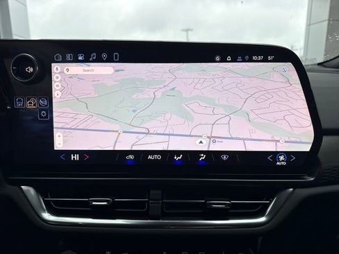 New 2026 Chevrolet Equinox EV LT image 18