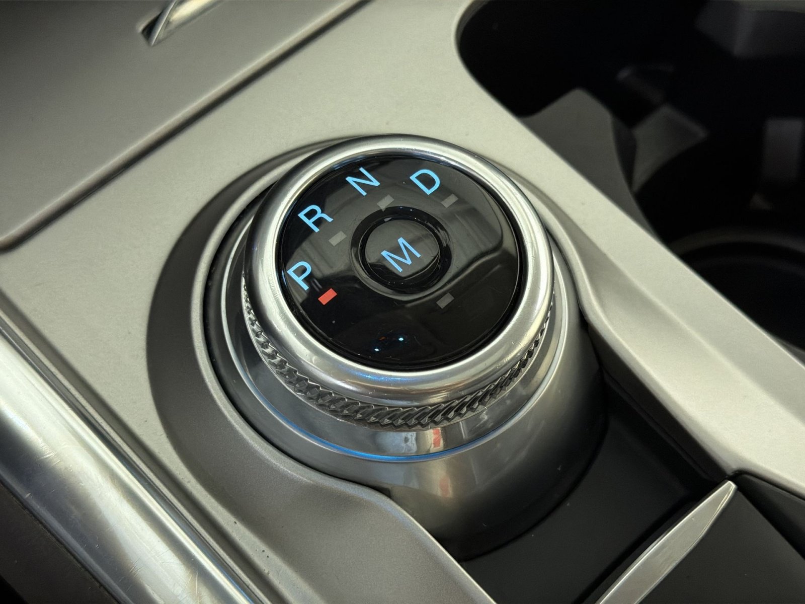 Used 2020 Ford Explorer Platinum w/ Premium Technology Package AWD/4WD image 22