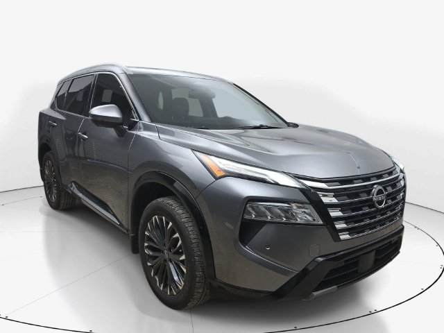 Used 2025 Nissan Rogue Platinum w/ Tech Package FWD image 3