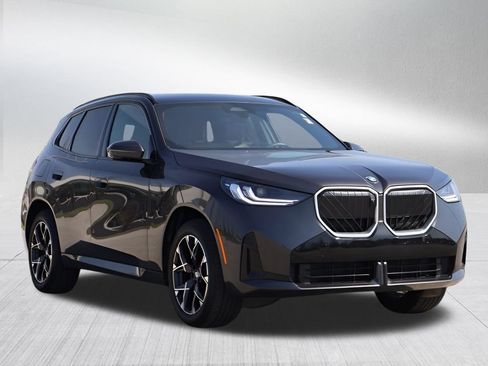 Used 2025 BMW X3 xDrive30i AWD/4WD image 3