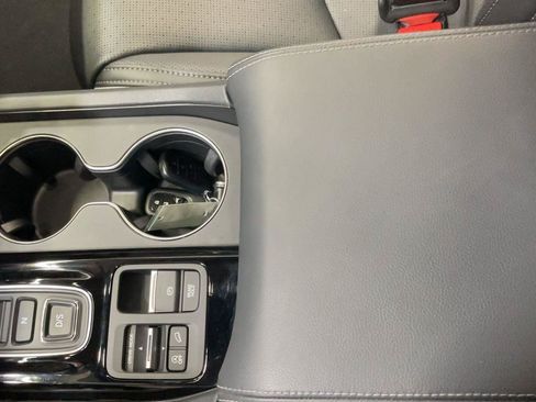 Certified 2025 Honda Pilot Elite image 36