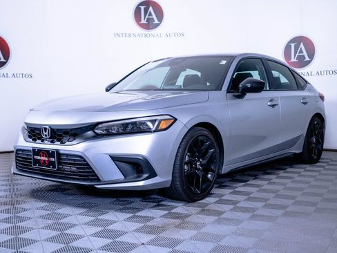 Used 2024 Honda Civic Sport image 3