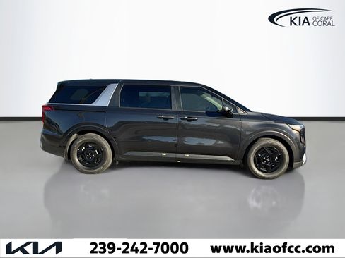 New 2026 Kia Carnival image 6
