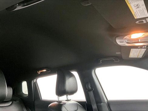 Used 2024 Jeep Compass Latitude image 27