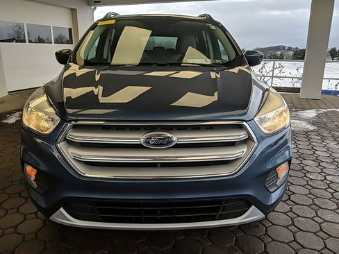 Used 2018 Ford Escape SE image 2