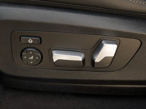 Used 2026 BMW X5 xDrive40i w/ Premium Package image 12