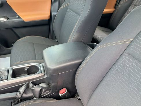 Used 2017 Toyota Tacoma SR5 w/ Tow Package AWD/4WD image 27