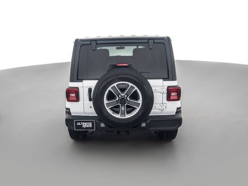 Used 2018 Jeep Wrangler Unlimited Sahara AWD/4WD image 6