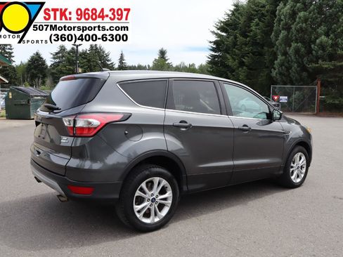 Used 2017 Ford Escape SE AWD/4WD image 7