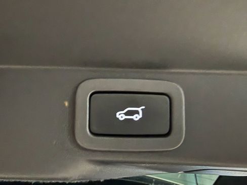 Used 2015 Land Rover Range Rover Sport HSE image 20