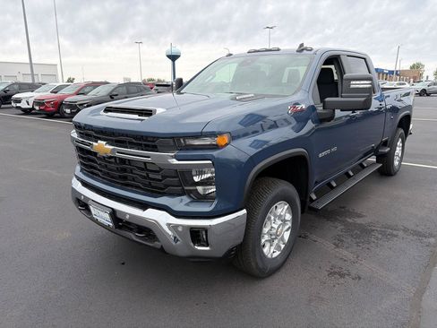 New 2026 Chevrolet Silverado 2500 LT w/ All Star Edition AWD/4WD image 11