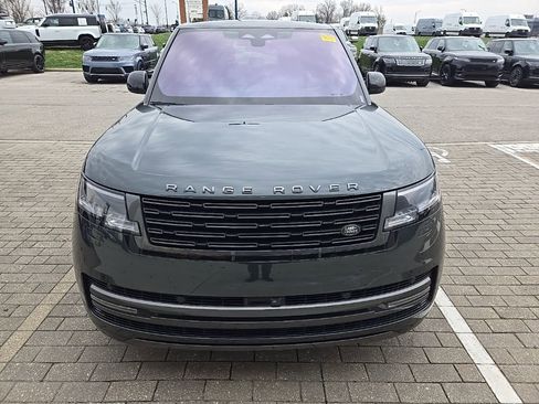Used 2023 Land Rover Range Rover SE image 2