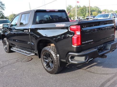 Used 2019 Chevrolet Silverado 1500 Custom Trail Boss w/ Custom Convenience Package AWD/4WD image 3