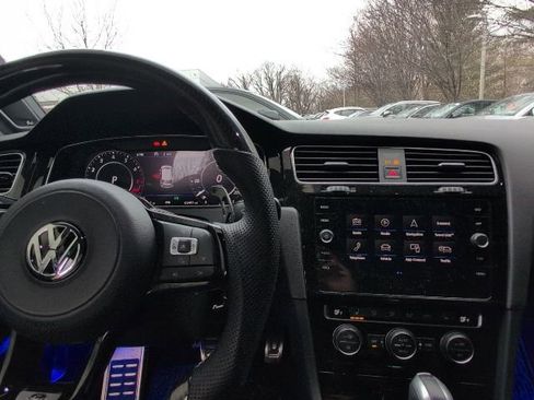 Used 2018 Volkswagen Golf R 4-Door image 21