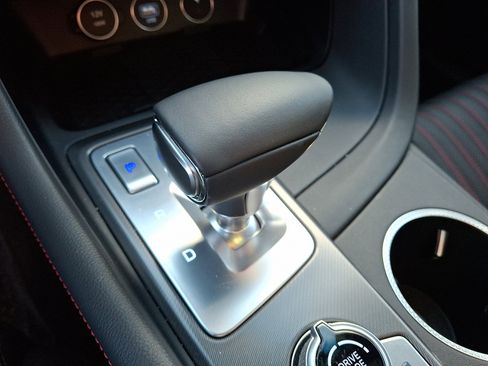 Used 2025 Genesis G70 2.5T w/ Sport Prestige Package image 22