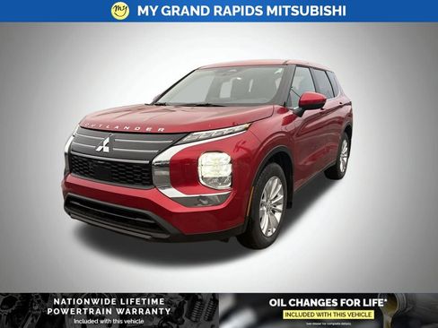 New 2026 Mitsubishi Outlander ES image 7