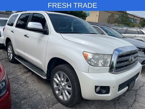Used 2016 Toyota Sequoia Platinum RWD image 1