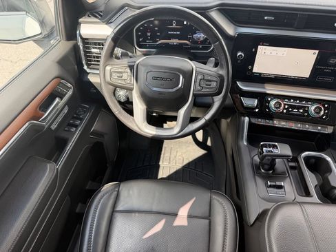 Used 2023 GMC Sierra 1500 Denali AWD/4WD image 10