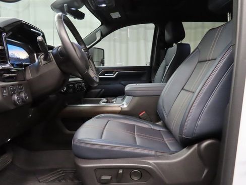 Used 2025 Chevrolet Silverado 2500 High Country w/ High Country Premium Package image 9