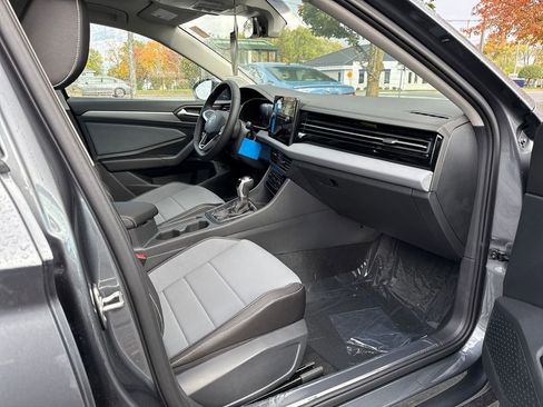 New 2025 Volkswagen Jetta SE image 16