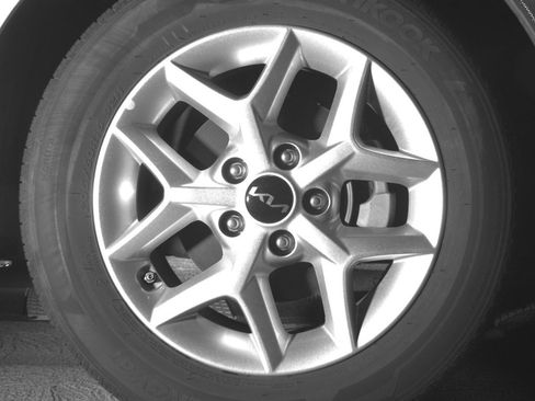 Used 2025 Kia Soul LX w/ LX Technology Package FWD image 13