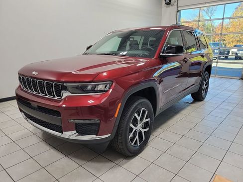 New 2025 Jeep Grand Cherokee L Limited AWD/4WD image 2
