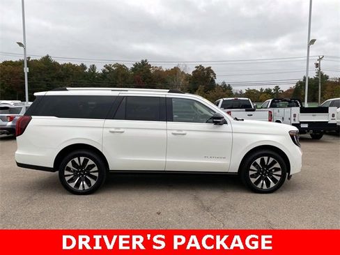 Used 2025 Ford Expedition Max Platinum w/ Driver's Package image 2