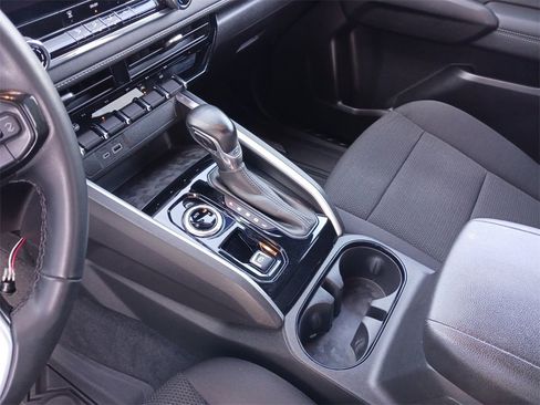 Used 2023 Chevrolet Colorado LT image 11