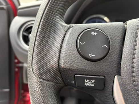 Used 2019 Toyota Corolla LE image 16